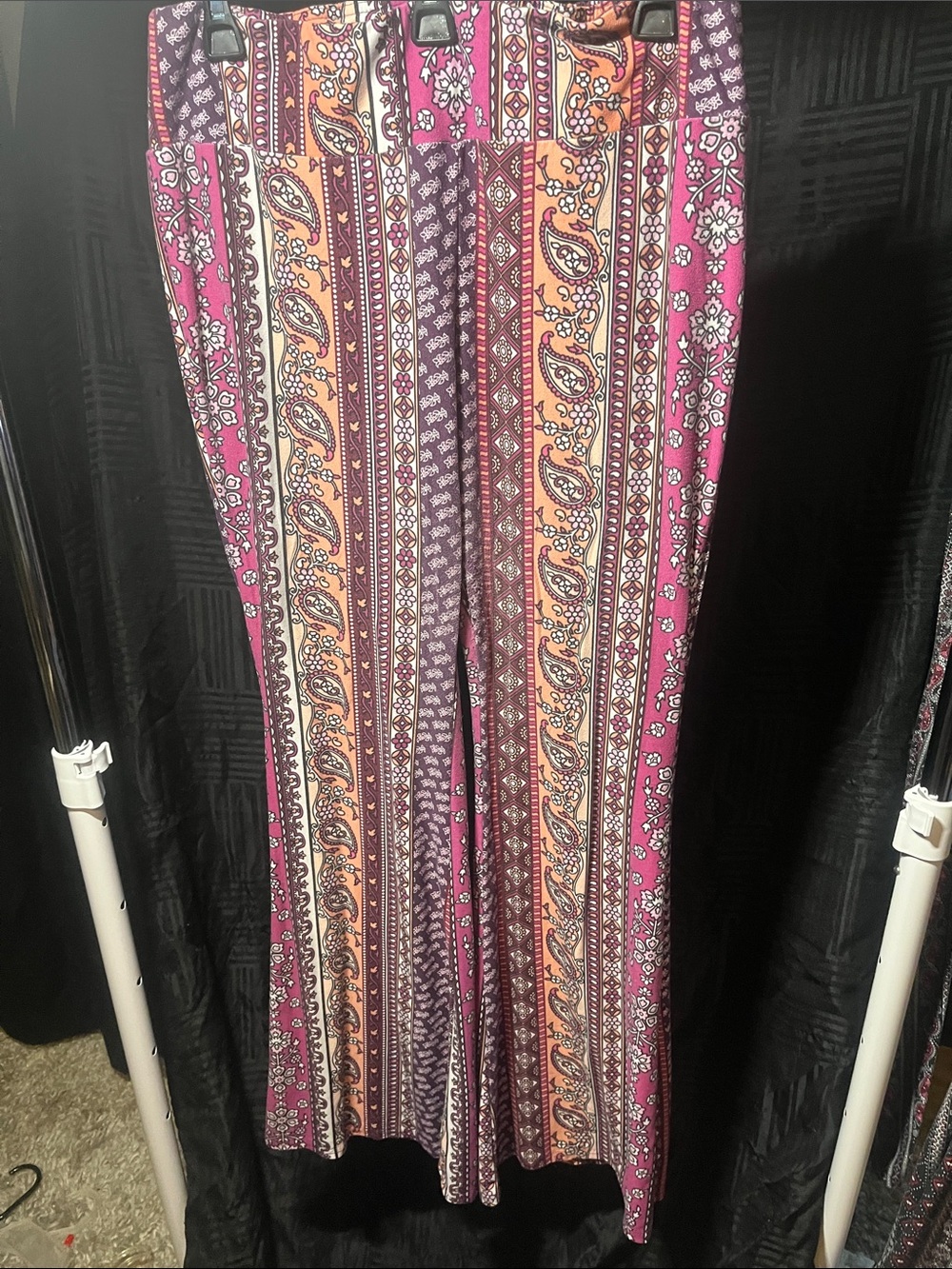 No Boundaries Pink & Purple Paisley Flate Pants & Black w/ Burgandy white - Picture 2 of 3